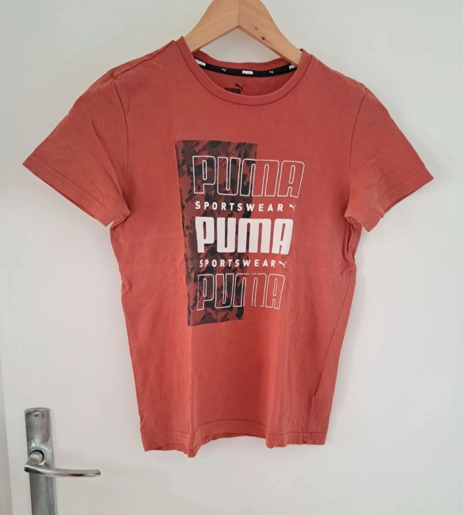 Tee-shirt manche courte taille 11-12 ans rouge puma